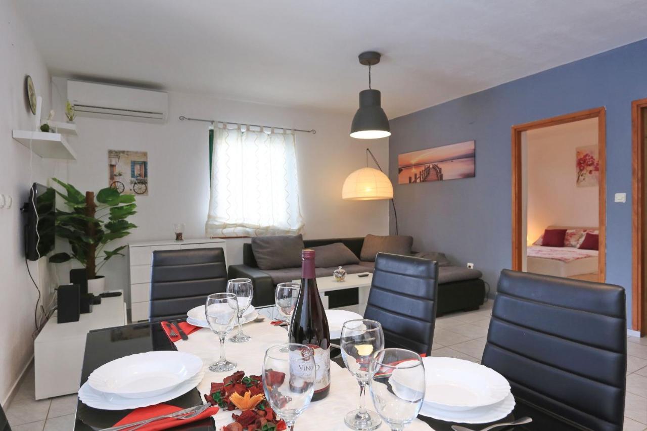 סבטי פיליפ אי ג'קוב Holiday Home Lucija מראה חיצוני תמונה