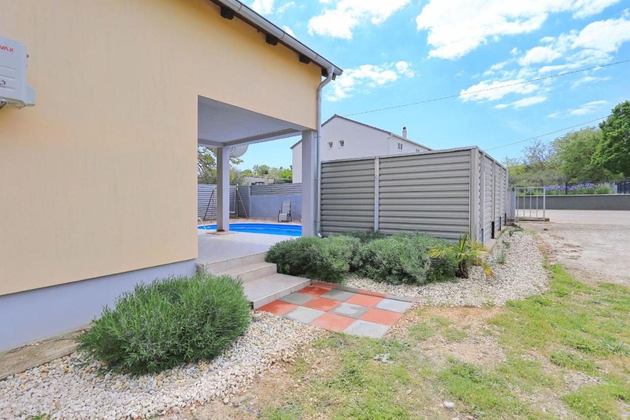 סבטי פיליפ אי ג'קוב Holiday Home Lucija מראה חיצוני תמונה