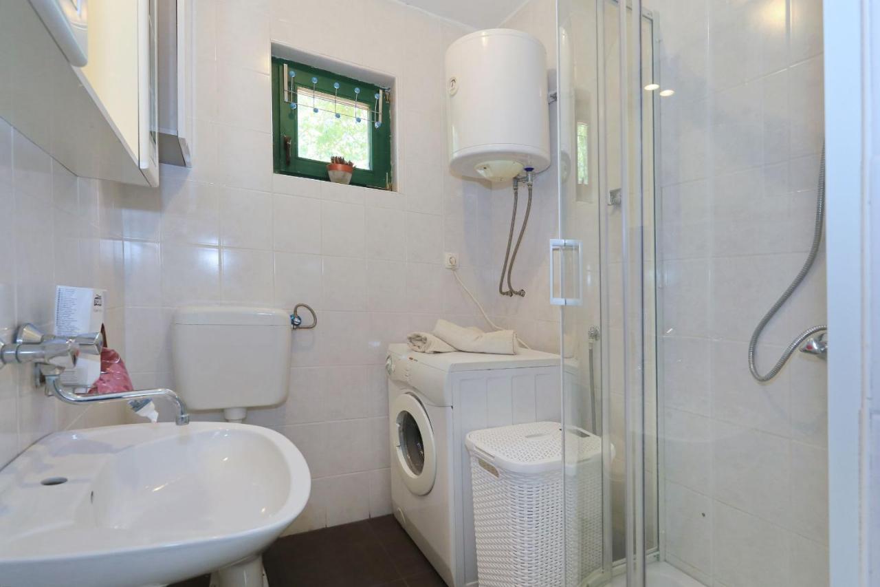 סבטי פיליפ אי ג'קוב Holiday Home Lucija מראה חיצוני תמונה