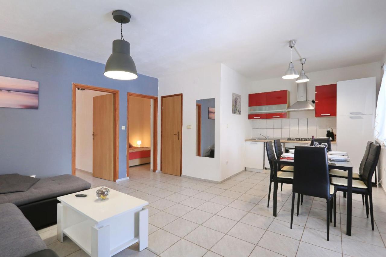 סבטי פיליפ אי ג'קוב Holiday Home Lucija מראה חיצוני תמונה